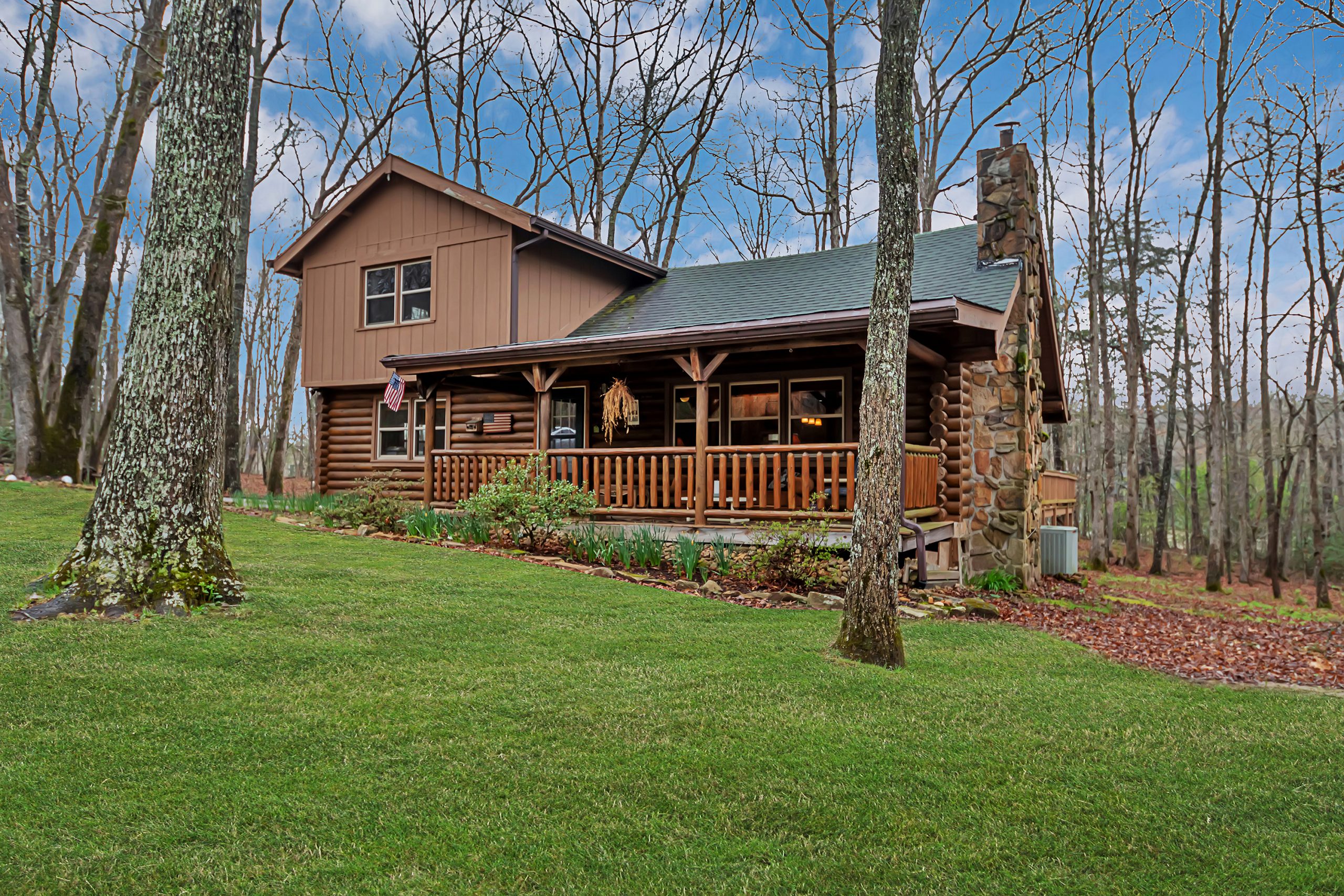 195 Lakeshire Drive - Photo 1