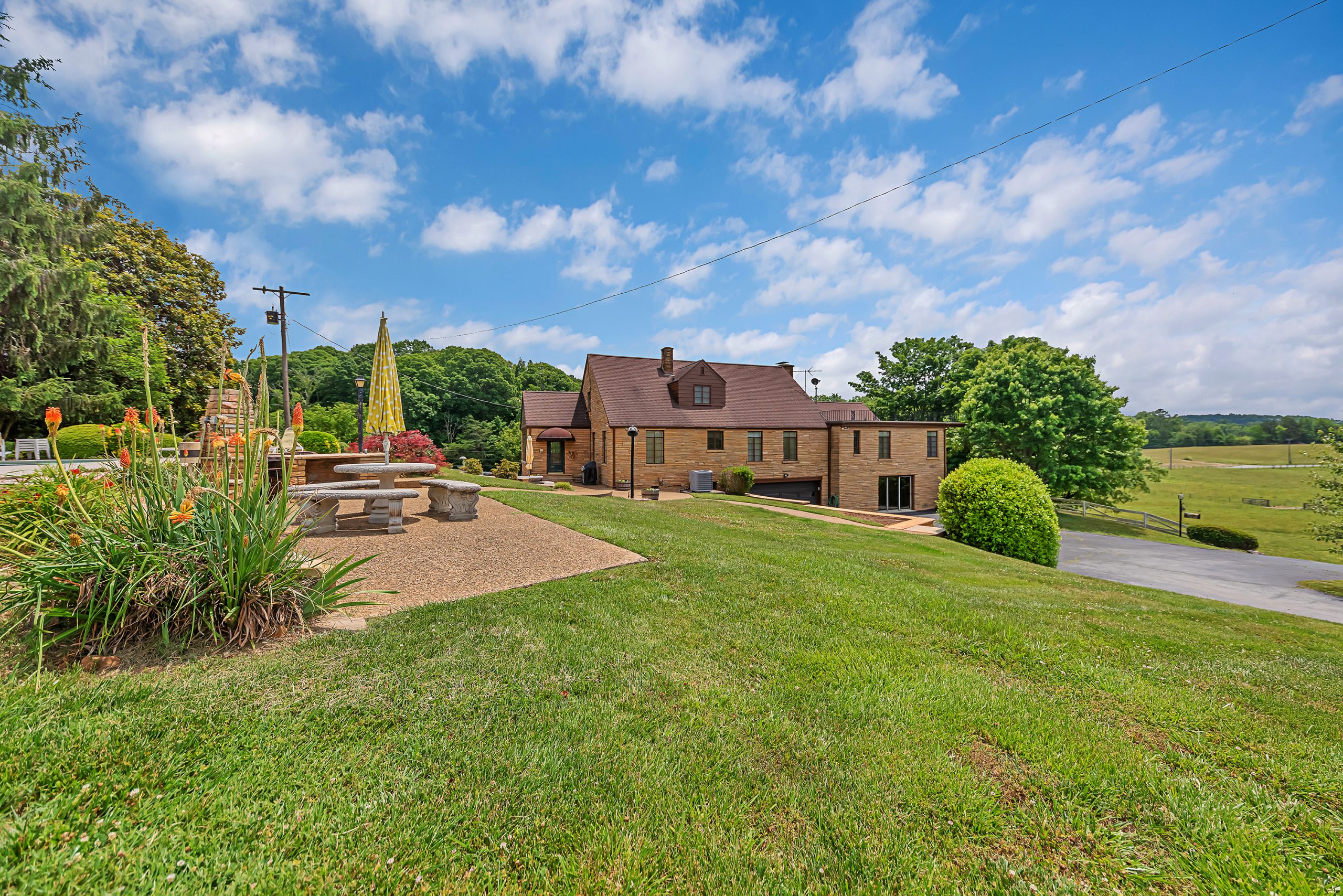 5115 Burkhart Road - Photo 4