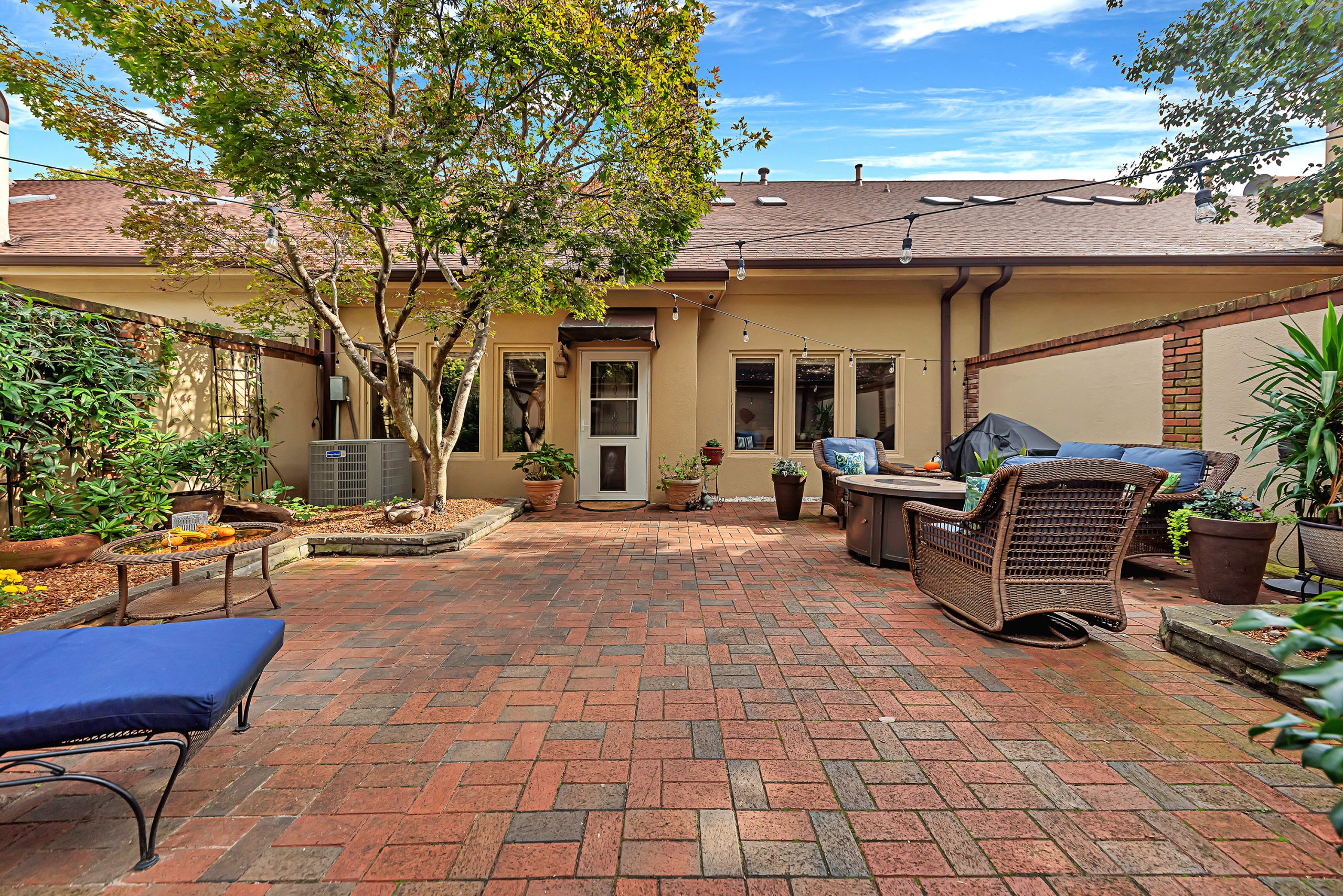 917 Westcourt Drive - Photo 4