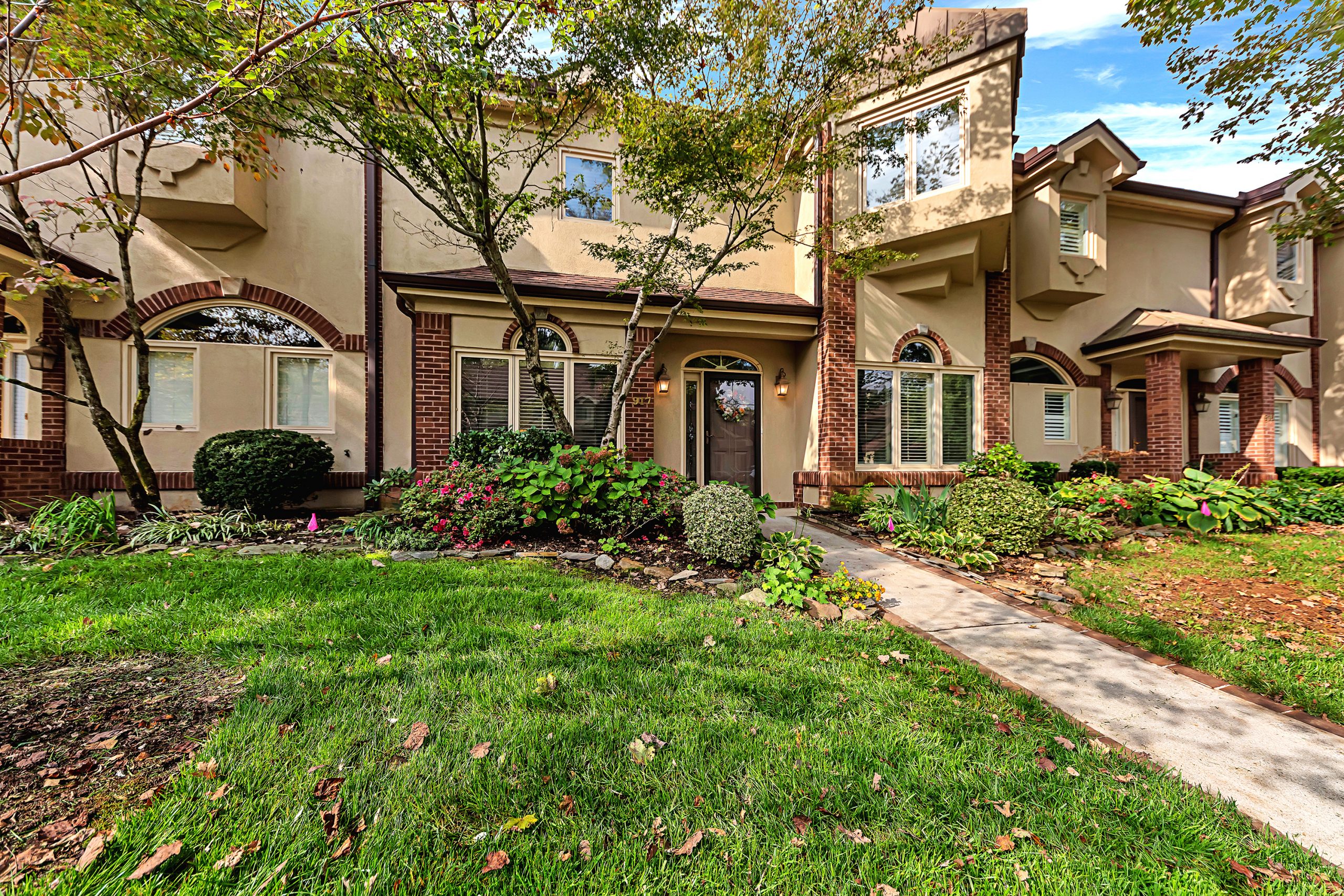 917 Westcourt Drive - Photo 3