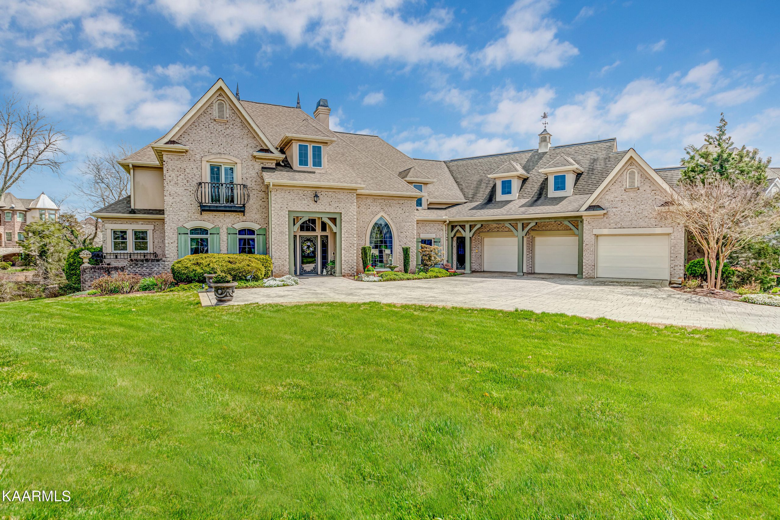 195 Chickadee Circle - Photo 1