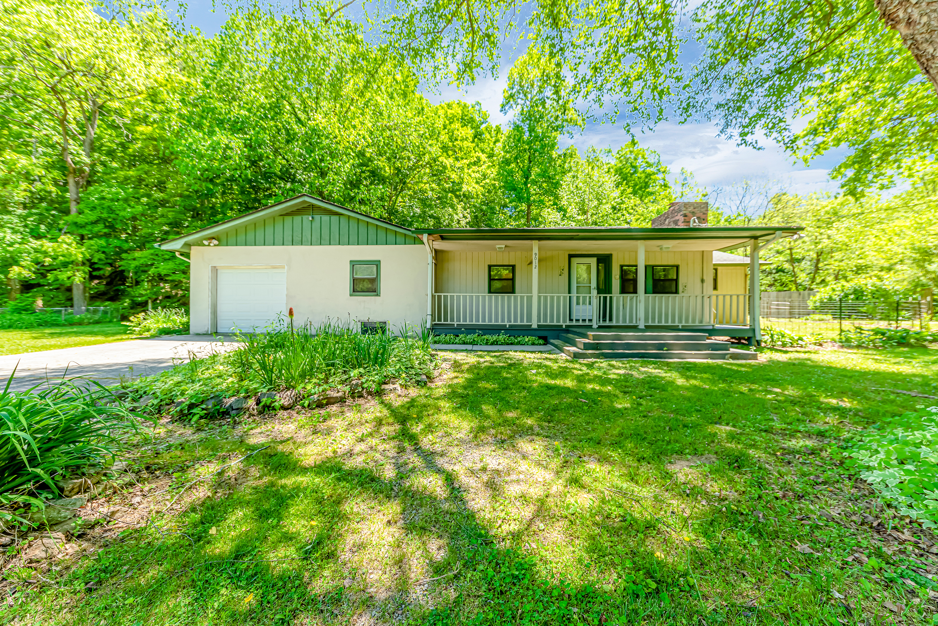 9012 Brock Rd - Photo 1
