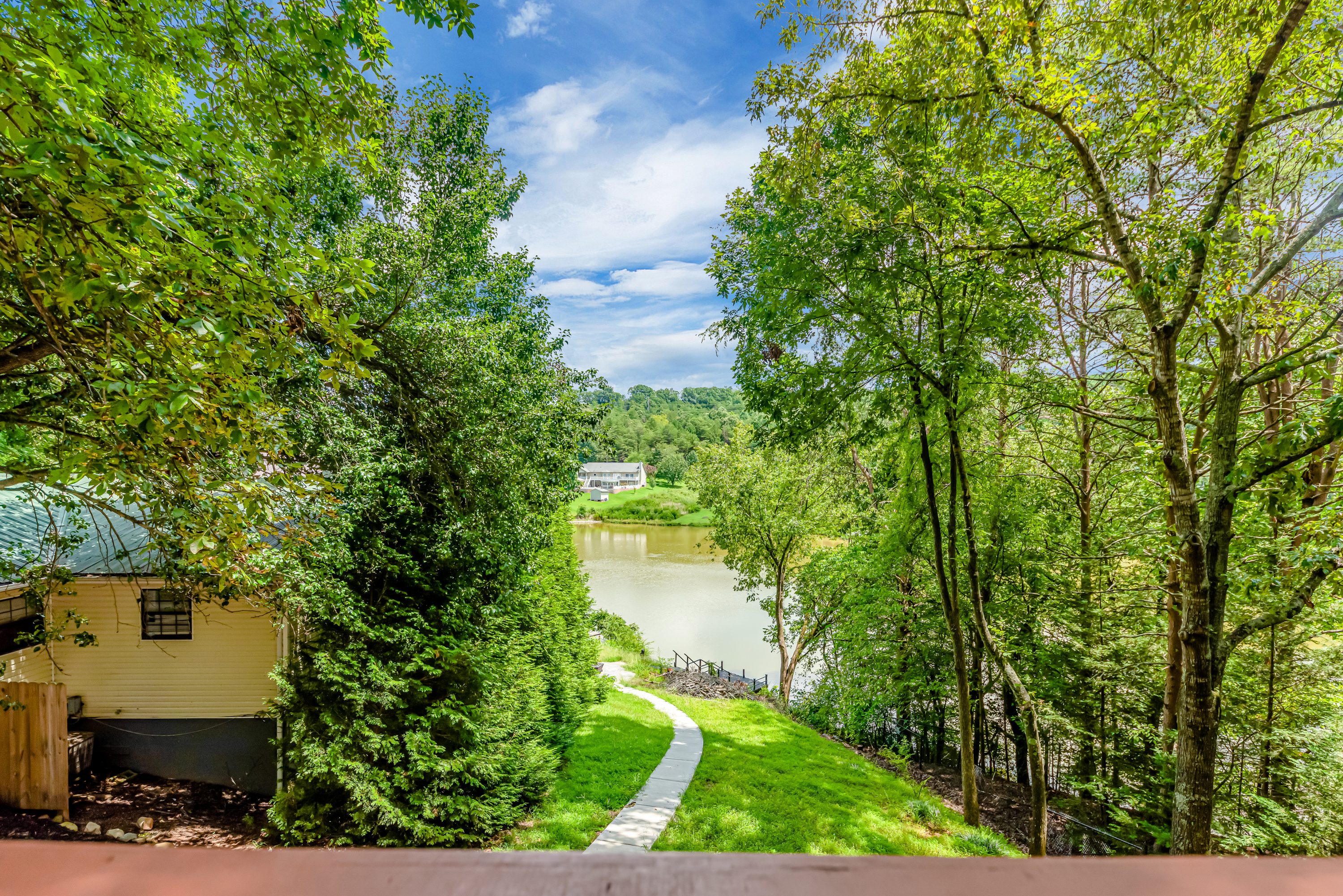 447 Lakeside Road - Photo 5