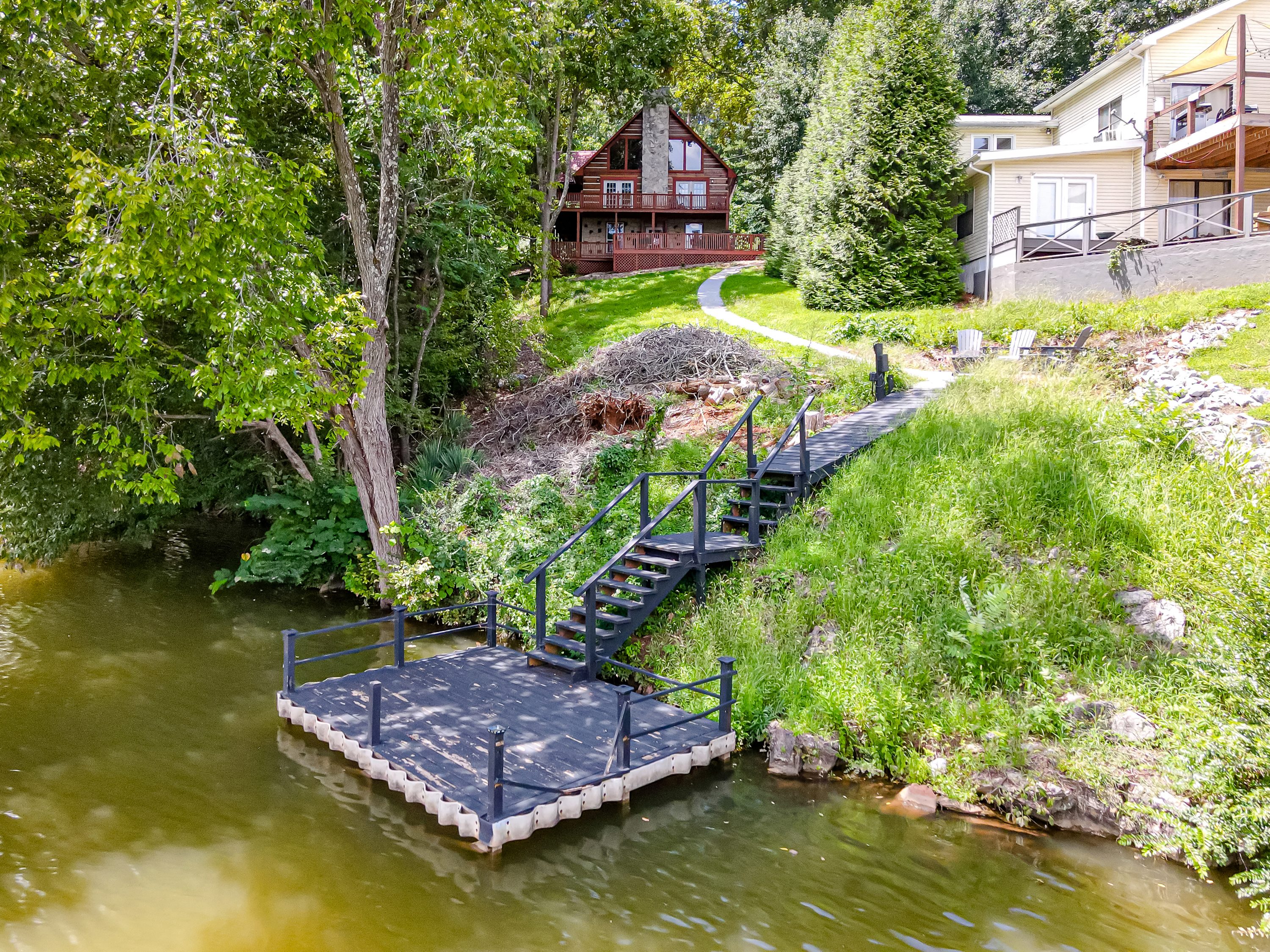 447 Lakeside Road - Photo 3