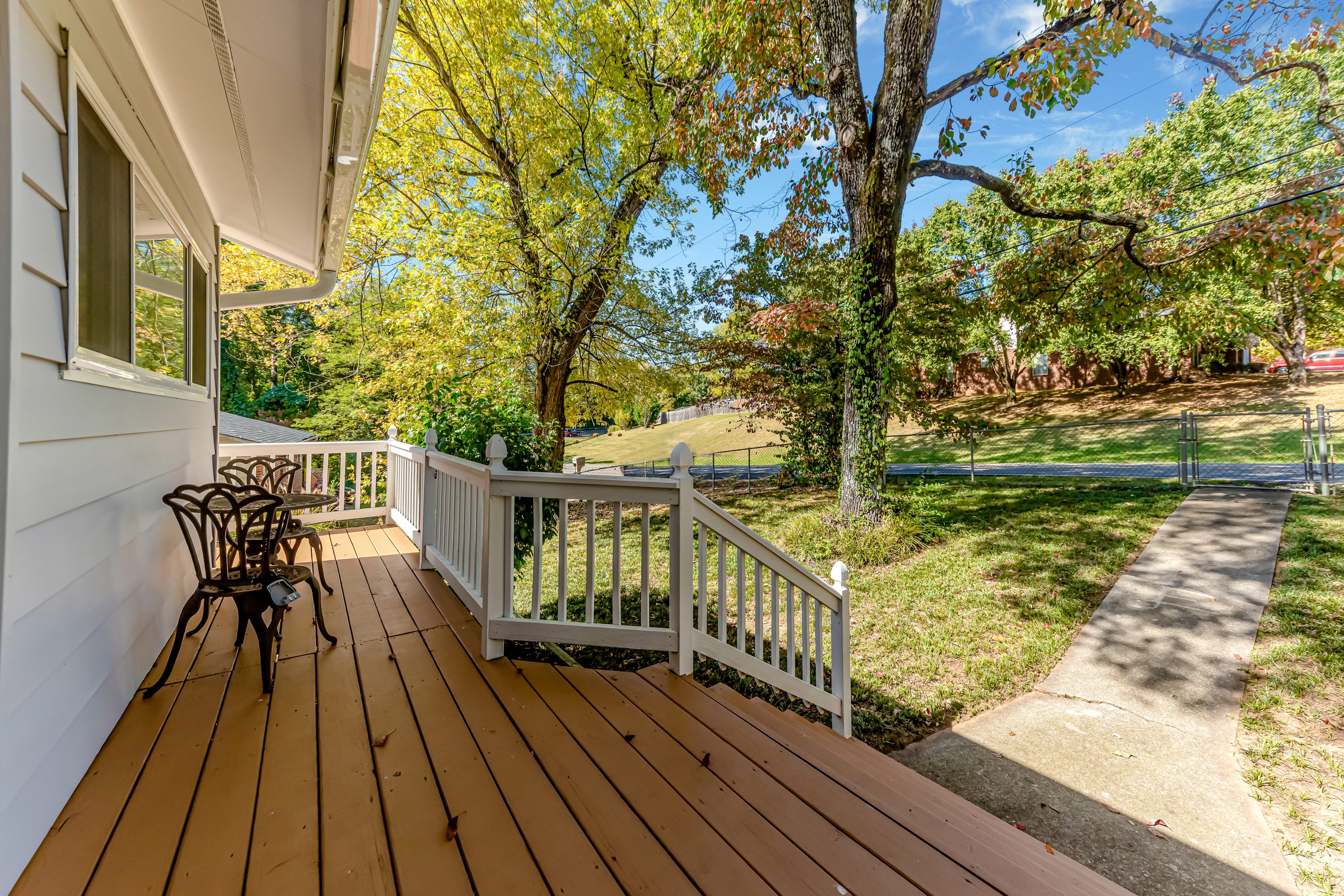 605 S Gallaher View Rd Knoxville, TN 37919 - Photo 4