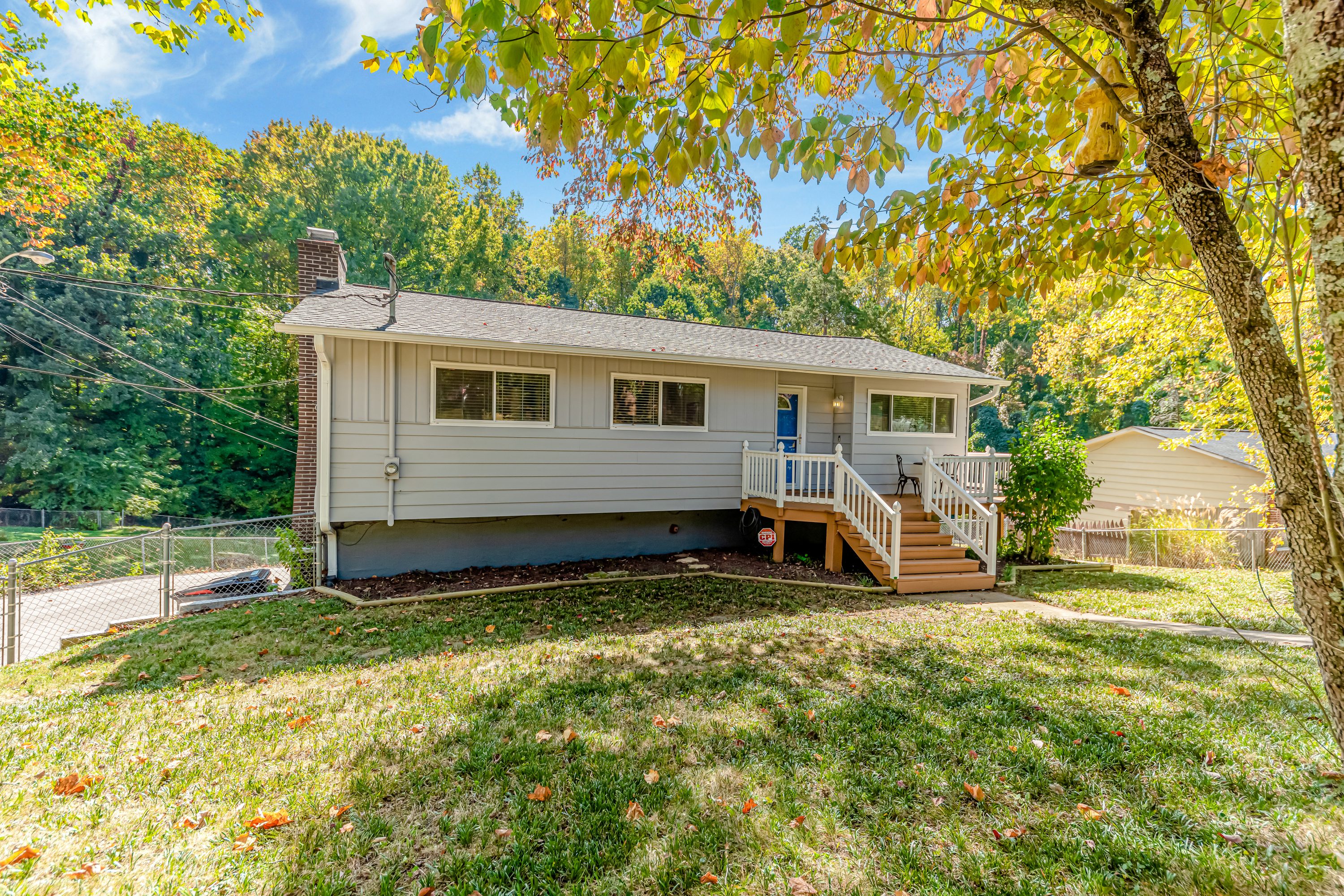605 S Gallaher View Rd Knoxville, TN 37919 - Photo 3