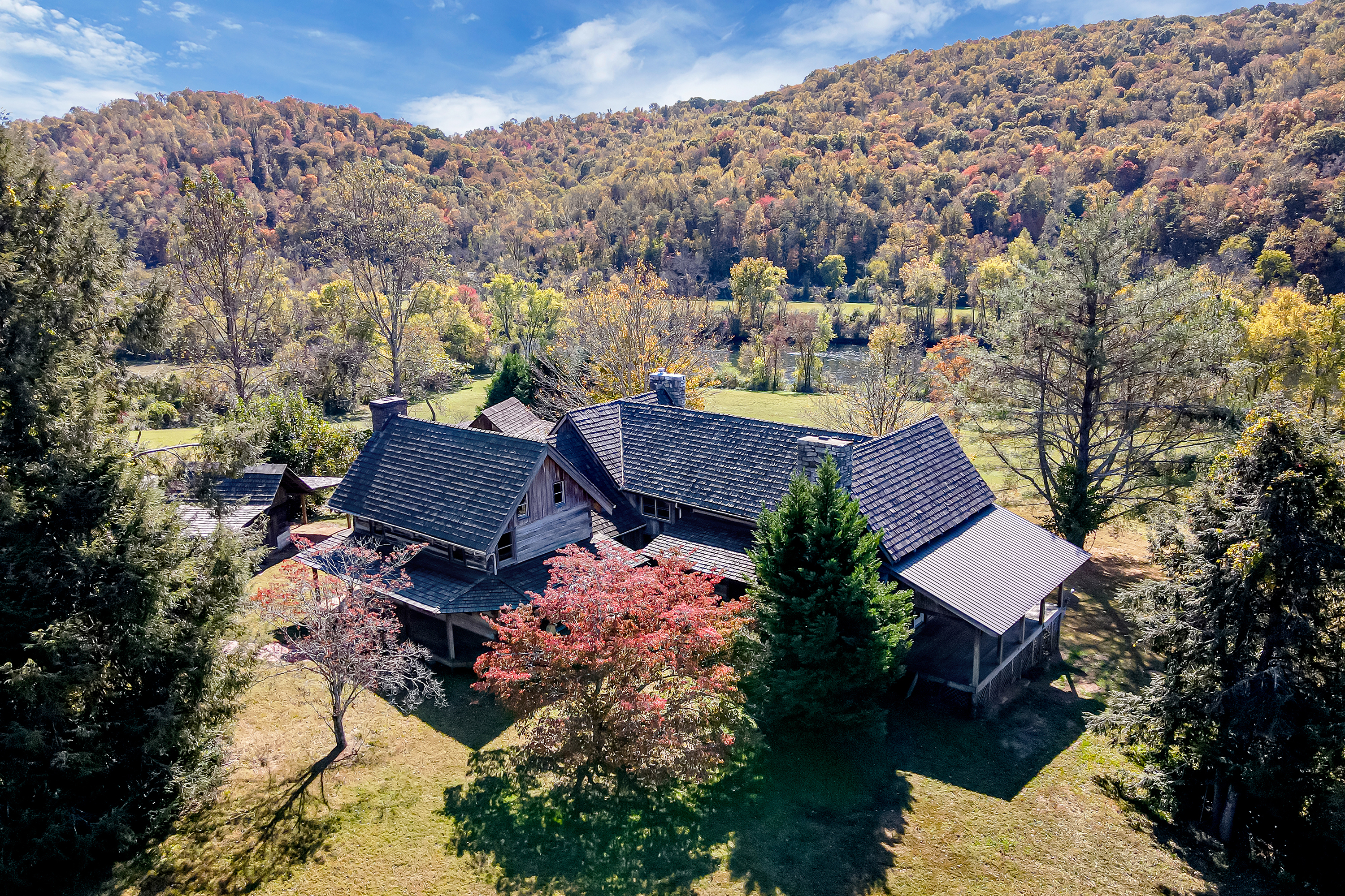 190 Miller Hollow Ln, Rocky Top, TN 37769 - Photo 2