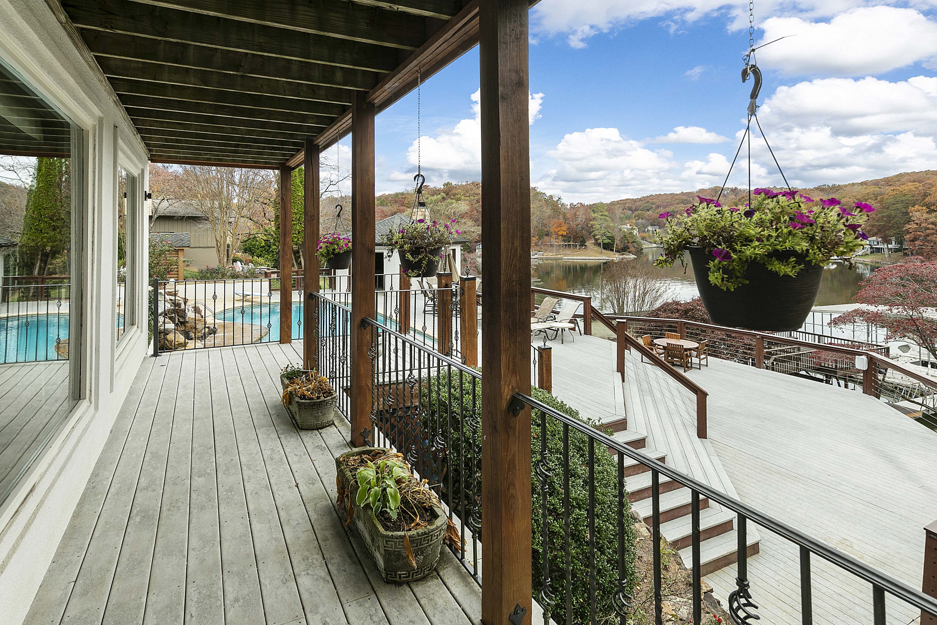 2660 Coulter Shoals Cir, Lenoir City, TN 37772 - Photo 9