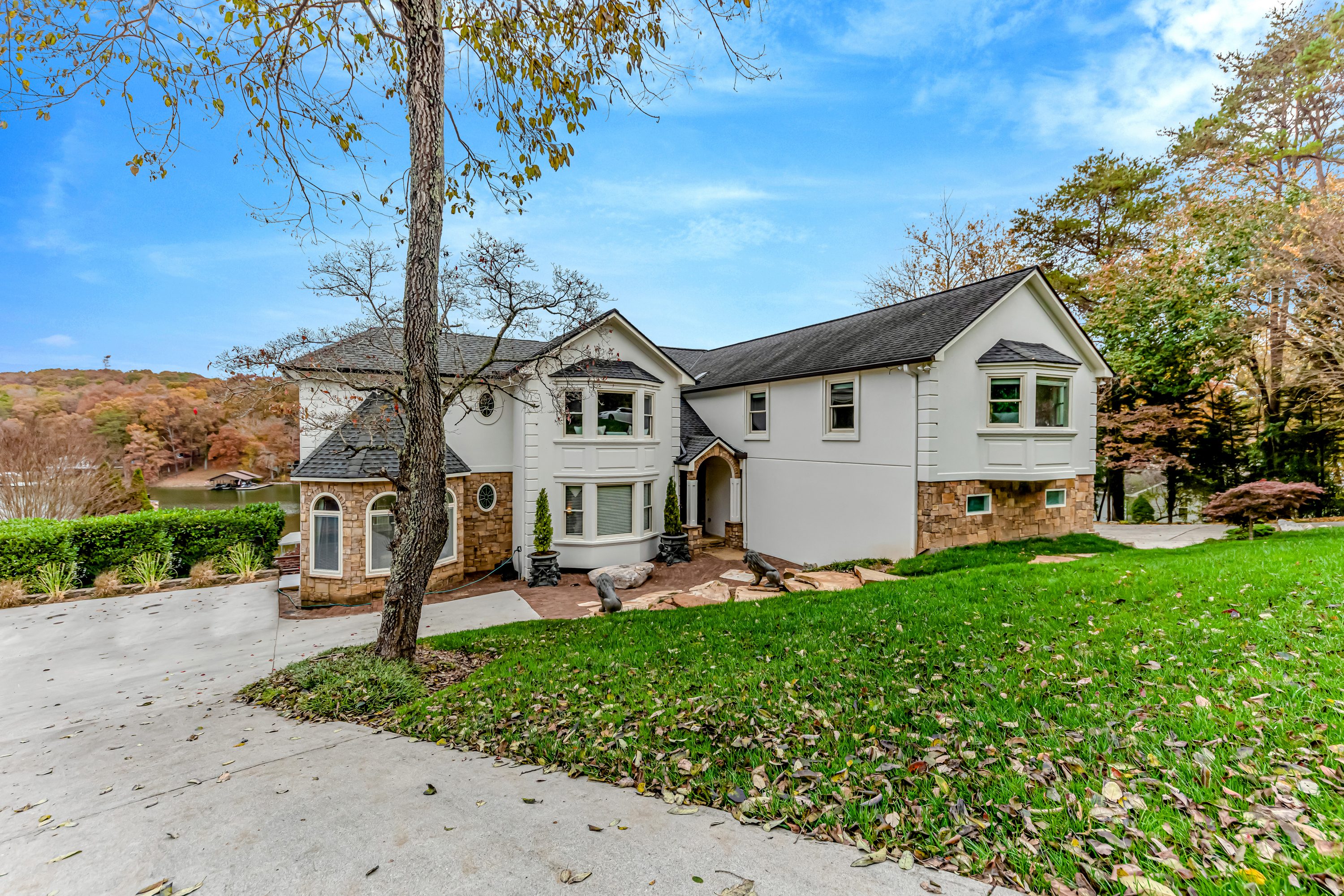 2660 Coulter Shoals Cir, Lenoir City, TN 37772 - Photo 2