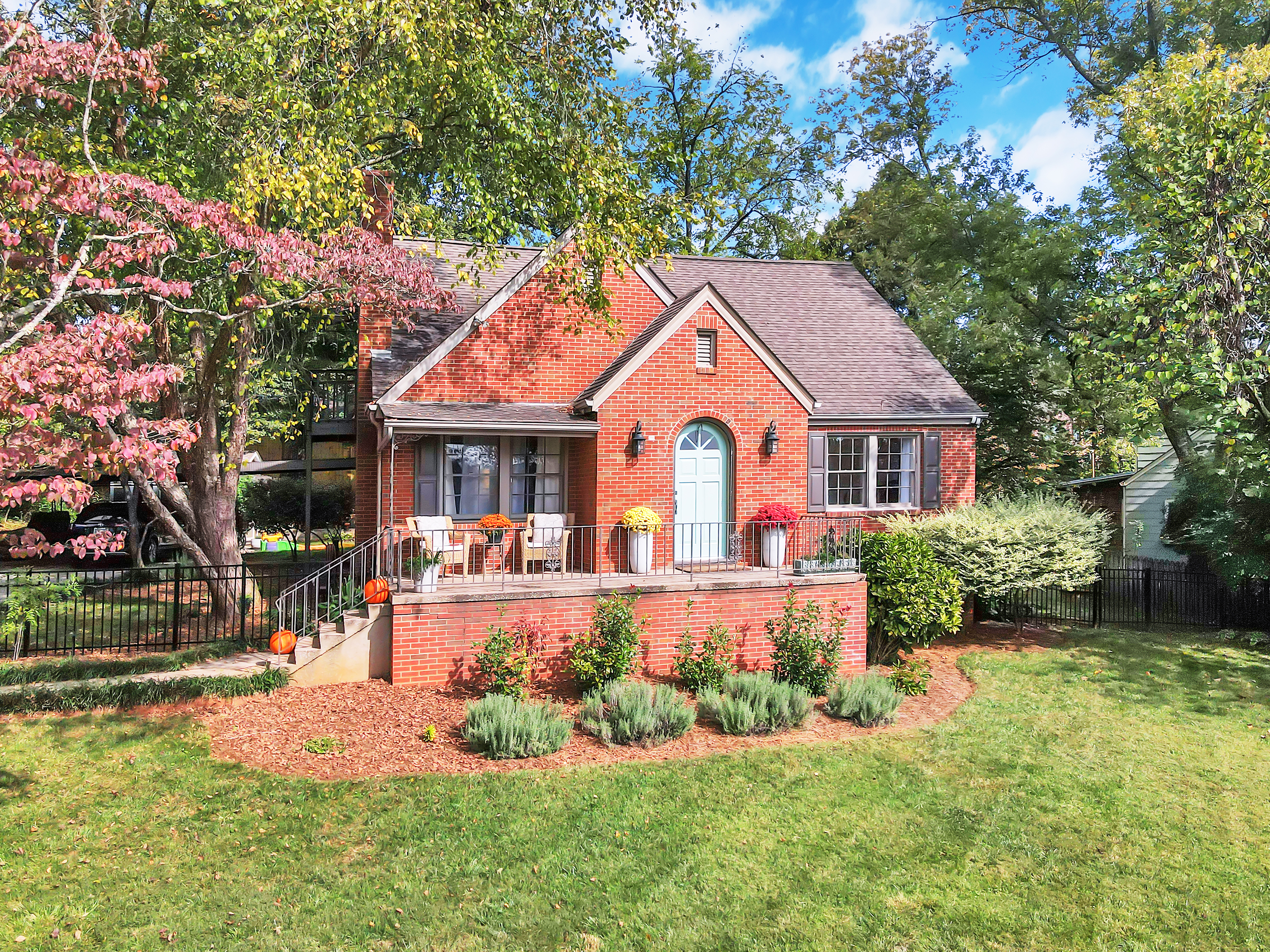 3709 Mayfield Drive Knoxville, TN 37918 - Photo 2