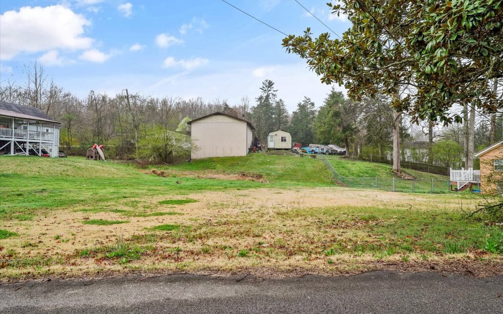 306 Shoopman Lane, Oliver Springs, TN 37840 - Photo 5