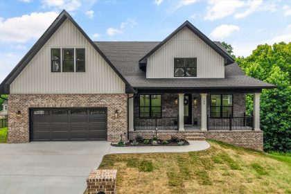 105 Mistletoeberry Road, Oak Ridge, TN 37830
